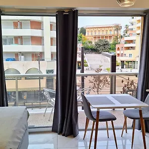 nice-agrable-studio-trs-proche-de-la-plage.fr-provencehotel.com/
